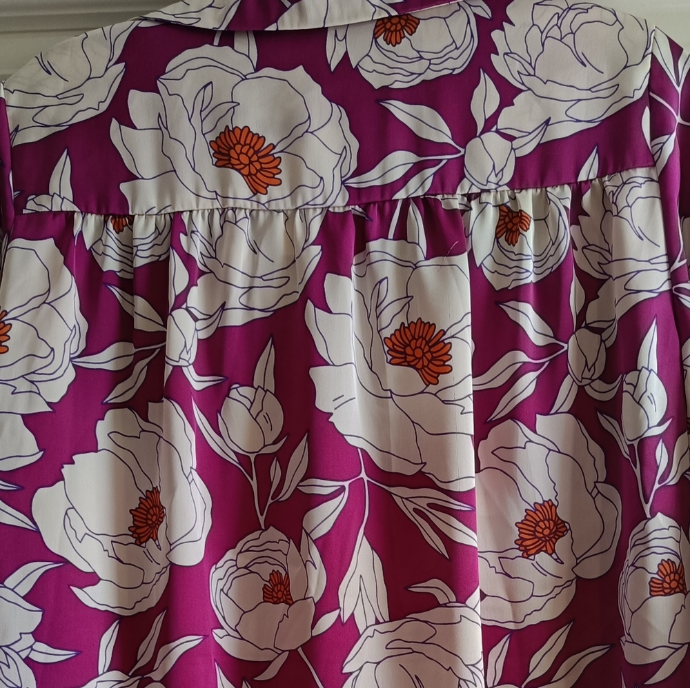 S💜 Floral Button-Up Silky Shirt - Picture 8 of 9